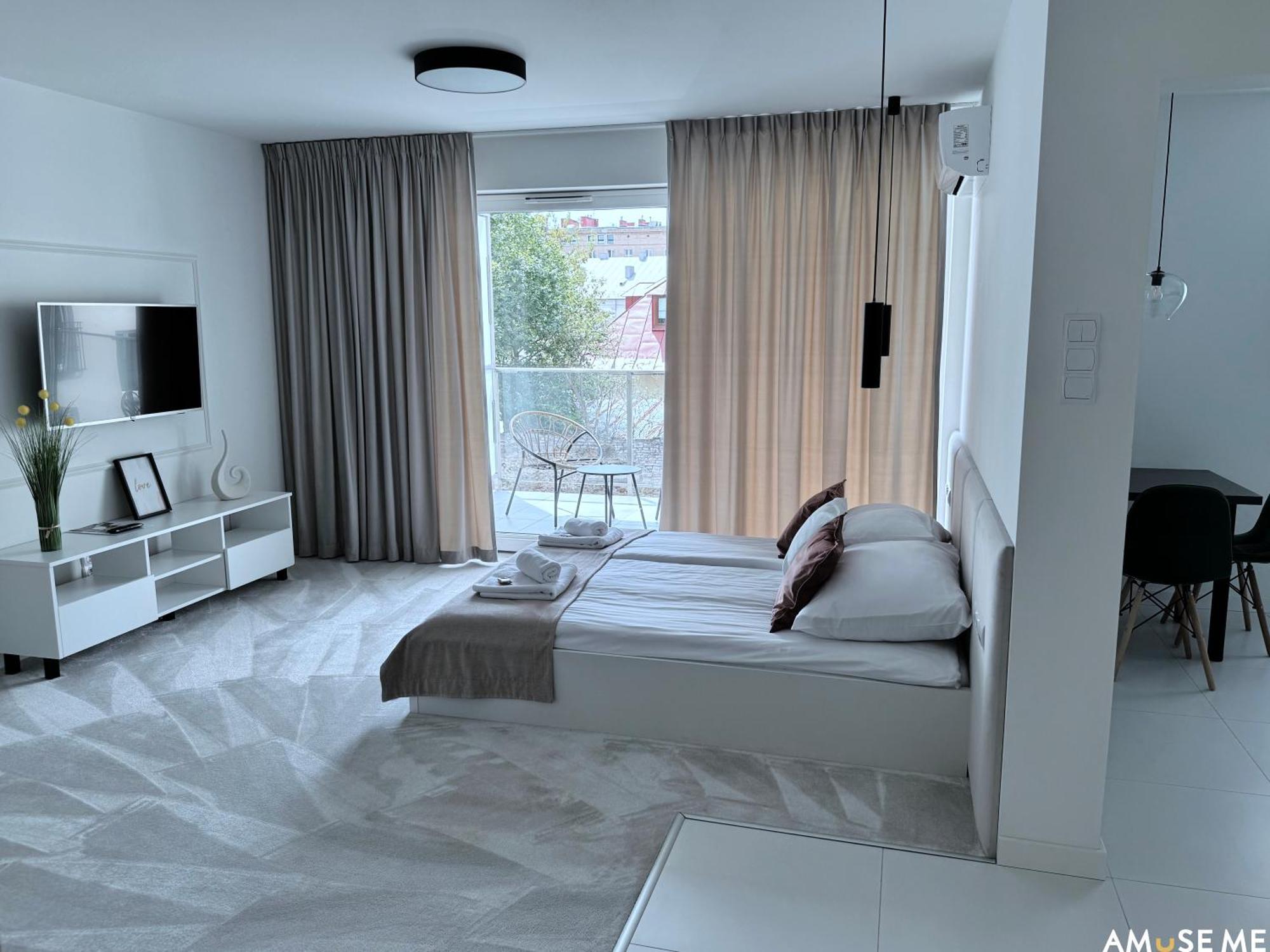 Amuse Me Aparthotel Келце Екстериор снимка