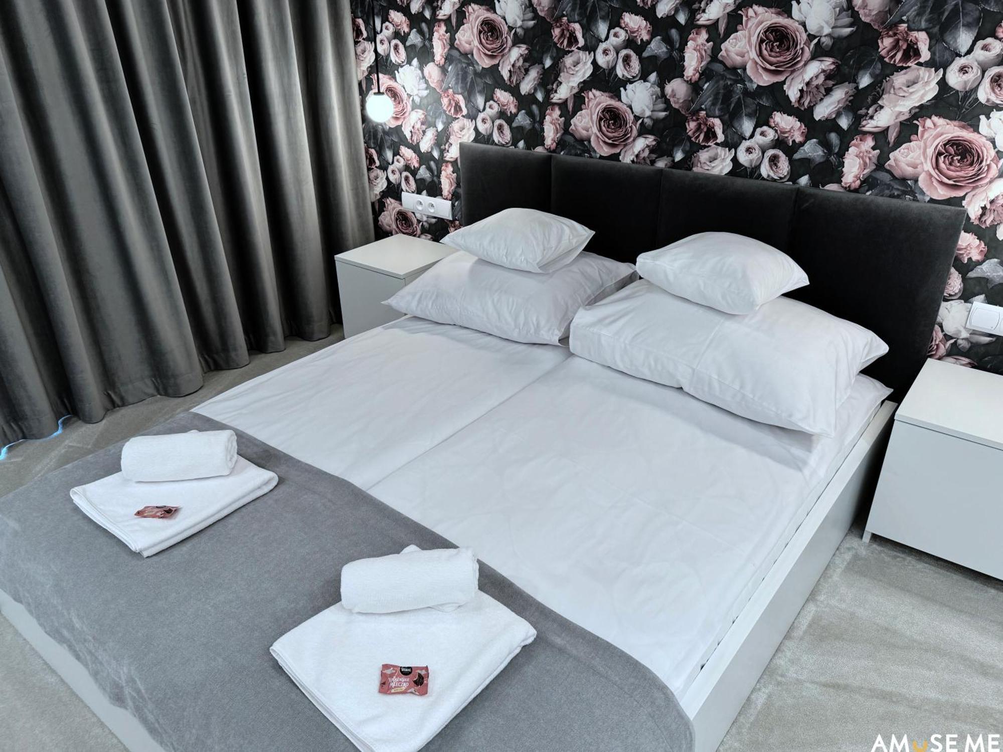 Amuse Me Aparthotel Келце Екстериор снимка